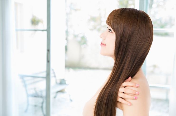 女性の横顔